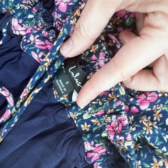 LULUS Cross Back Flowy Floral‎ Romper Womens Small Navy Pink - Picture 6 of 7